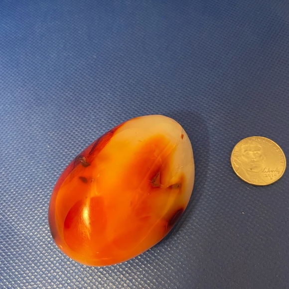 Red Carnelian Palmstone - Picture 2 of 3
